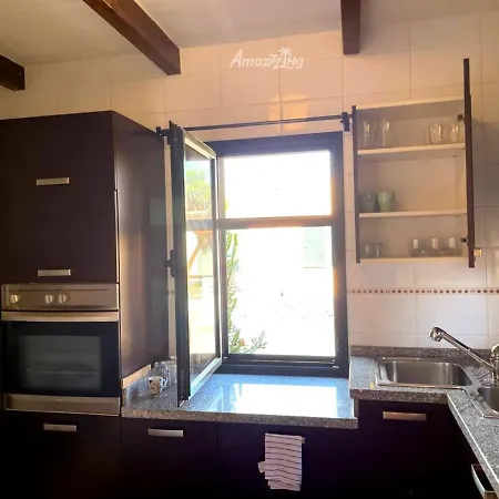 Willa Pascual With Private Garden, Patio And Bbq By Amazzzing Travel Corralejo